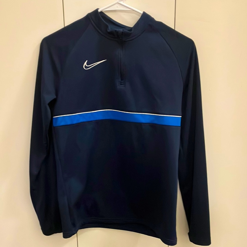 Nike soccer sweater. Youth size L